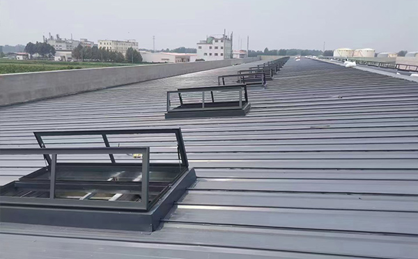 某中学室内体育馆吴忠排烟窗改造项目