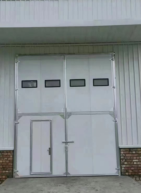 吴忠工业门在设备装配车间出入口的实施记录