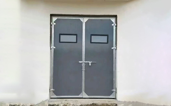 吴忠工业门在高温作业区域的运行表现